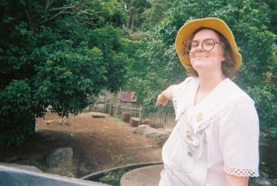 young professional looking for room  Main Photo