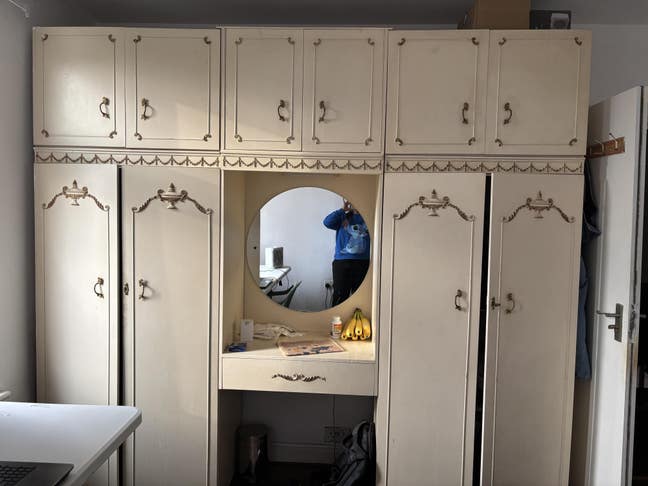 RARE FIND! Double room in Vegetarian house Main Photo