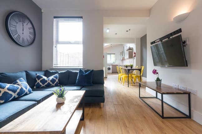 1 room left!6 Bed Shared House - Recent Graduates! Main Photo