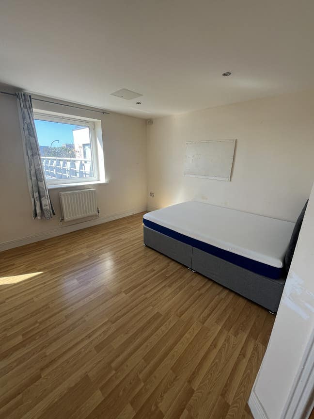 Studio Style Room in Royal Victoria E16 Main Photo