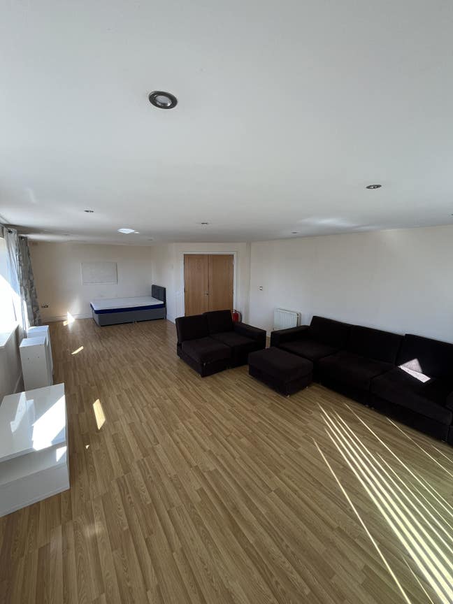 Studio Style Room in Royal Victoria E16 Main Photo