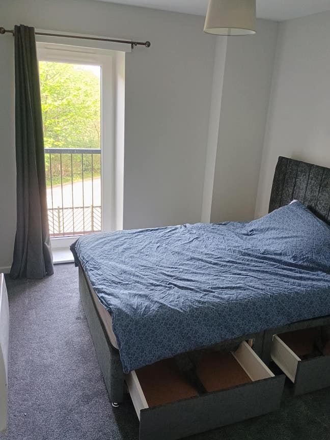 Fringe festival - double room available Main Photo