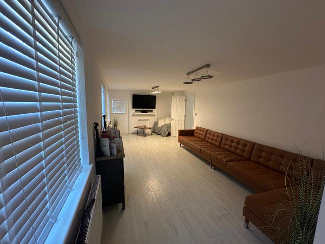 En suite bedrooms in Uxbridge  Main Photo