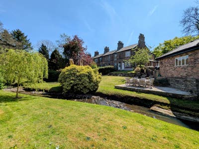 Rural Double Room - Large Garden, River & Patio Main Photo