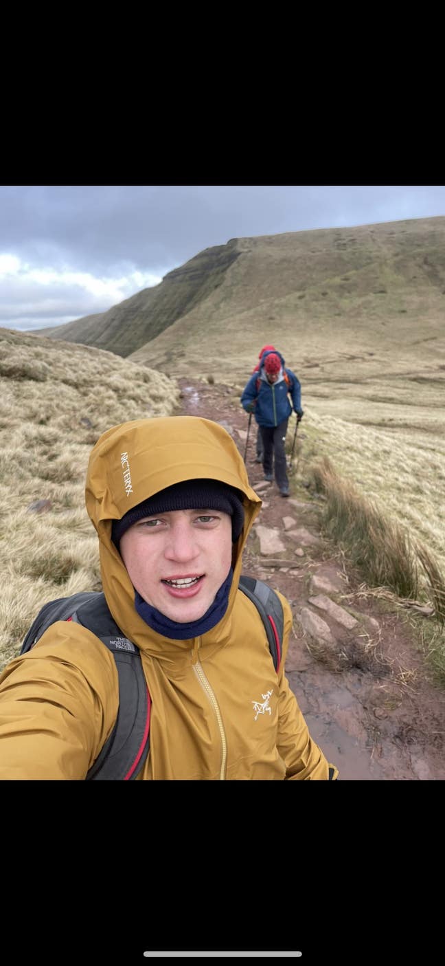 I'm looking for a room to rent in London, fle... Main Photo