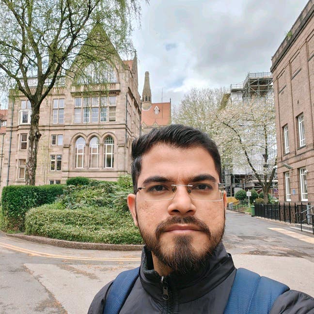 Looking for a shared flat/room Main Photo