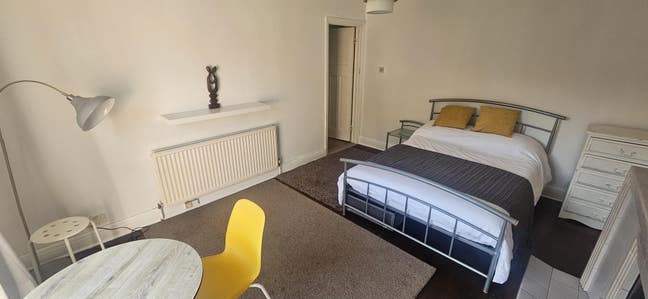 Double Room Available for Rent in Streatham Main Photo