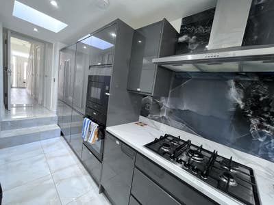 Small Double Room with separate Washroom available Main Photo