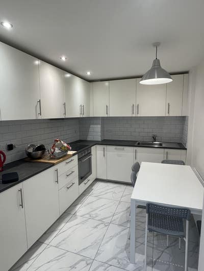 Spacious 4 bed flat with no reception Main Photo
