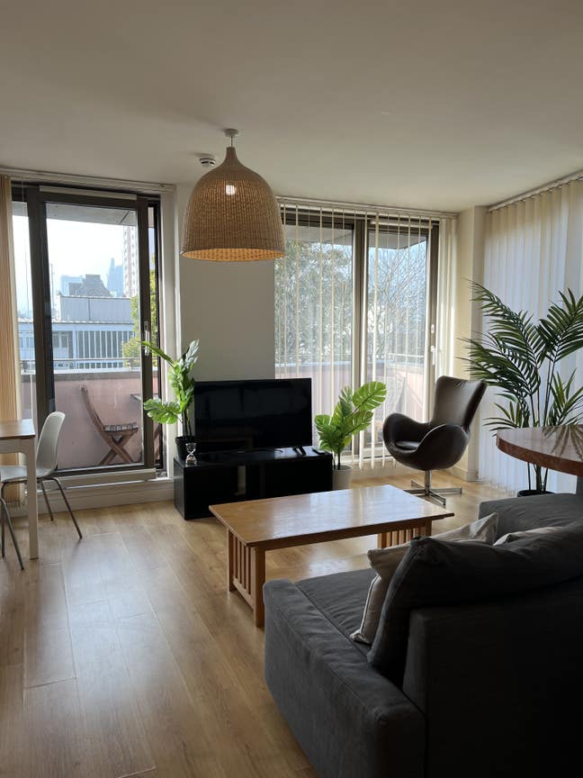 Amazing+Cozy +Connected 1 bed Apt-No Deposit :  Main Photo