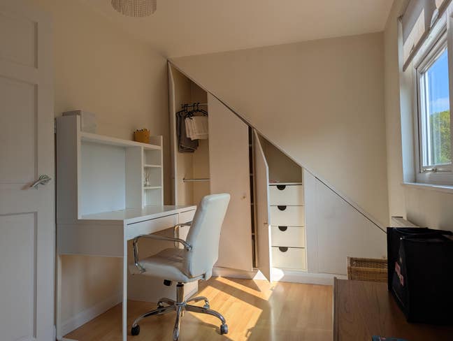 Furnished Room for One Person Main Photo