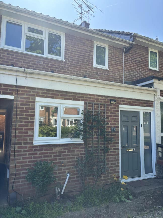 Double room in gadebridge Main Photo