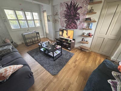 Double bedroom available  Main Photo