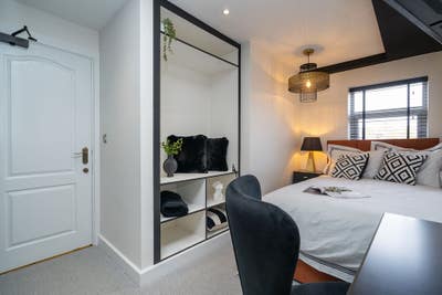 Newly Refurbished Studios!! Main Photo