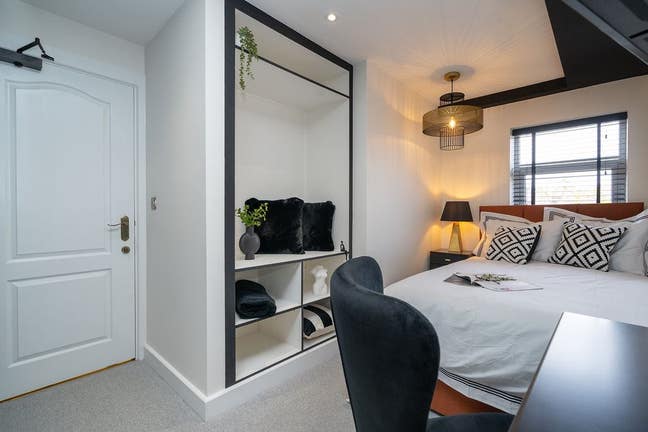 Newly Refurbished Studios!! Main Photo