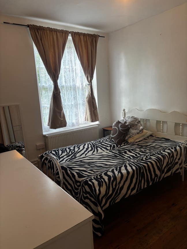 Double sized room available  Main Photo