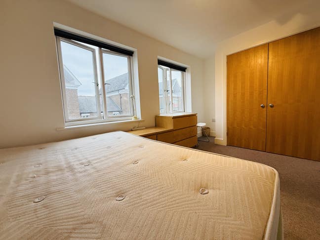 Ensuite Room Gym, Swimming, Sauna  - All Bills Inc Main Photo