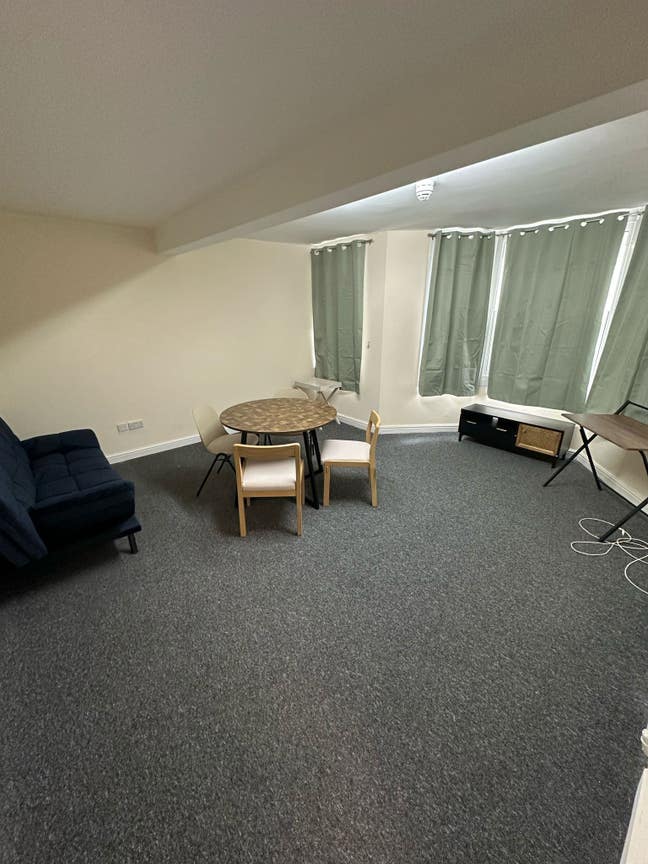 Newly refurbished 1-bed flat in city centre  Main Photo