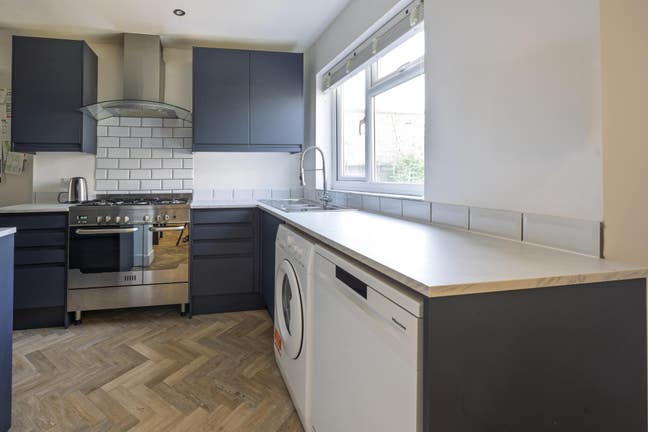 Double Room |Lovely House|Close to H'row ✈️  Main Photo