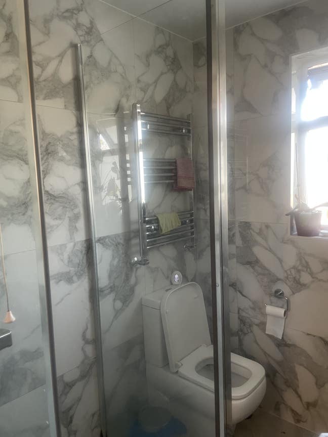 Double room to let  Main Photo