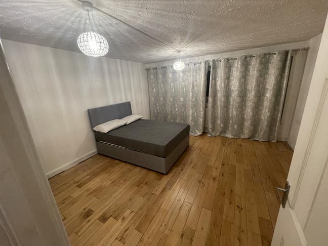 Double Room Available to rent  Main Photo