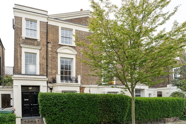 Entire Modern and Bright One Bed Flat In Camden  Main Photo