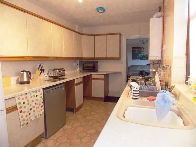 ✨ Spacious Double Room in Manor House - PE1 Main Photo