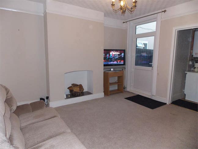 ✨ Spacious Double Room in Manor House - PE1 Main Photo