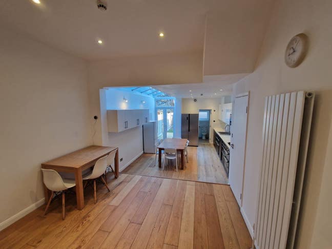 Amazing Fully Furnished House Share   Main Photo