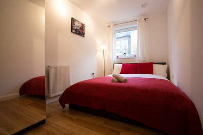* Stunning 2 Bedroom Flat in Kennington * Sept Let Main Photo
