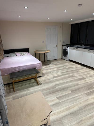South Harrow Studio immediately available for rent Main Photo