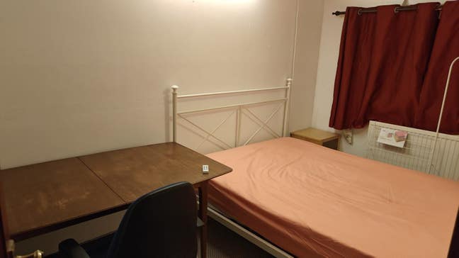 Double Room Available Main Photo