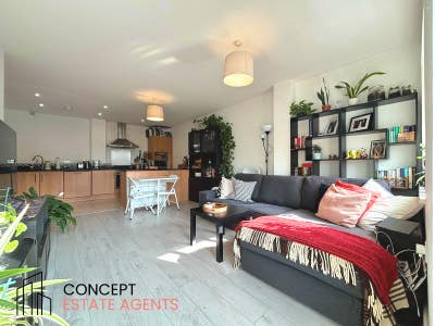 2 Bed 2 Bath flat on Holford Way, Roehampton, SW15 Main Photo