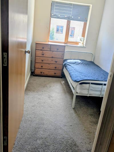 Single bedroom near to Crawley Town centre  Main Photo