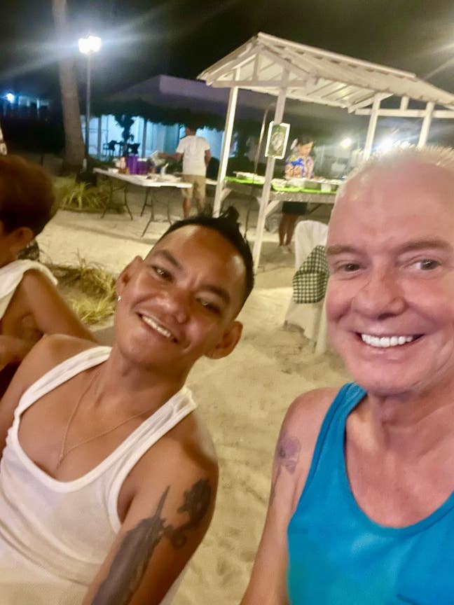 Gay male couple seeking rooon/ flat share Main Photo