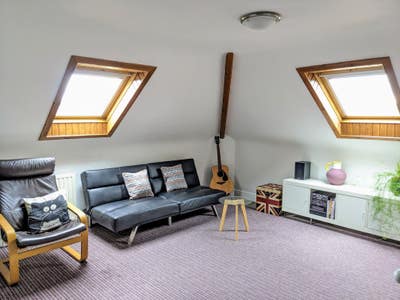 Large double room temporary let for summertime Main Photo
