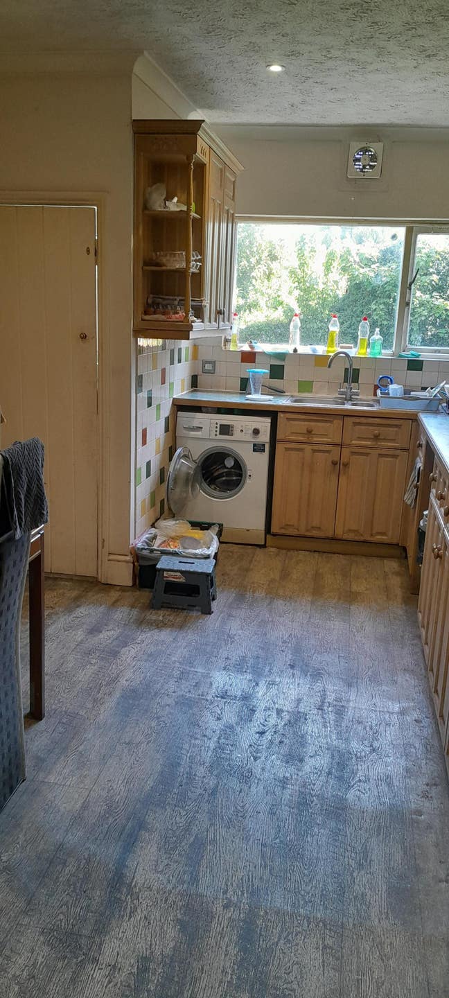 Two double adjoining rooms for single or couple Main Photo