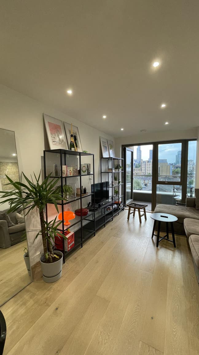 Sublet modern Bethnal Green apartment  Main Photo