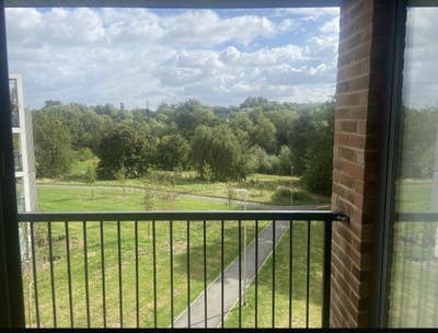 Spacious room with a view and an en suite Main Photo