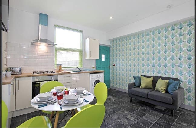 🔥 Large Fully Furnished Double En-Suite Bedroom 🔥 Main Photo