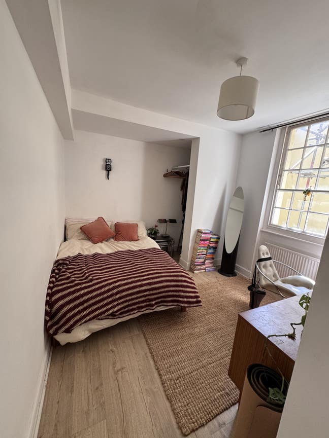 Double room to rent in beautiful spacious flat  Main Photo