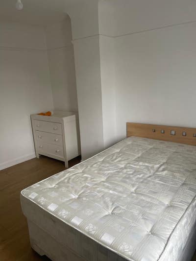Double Bedroom Available  Main Photo