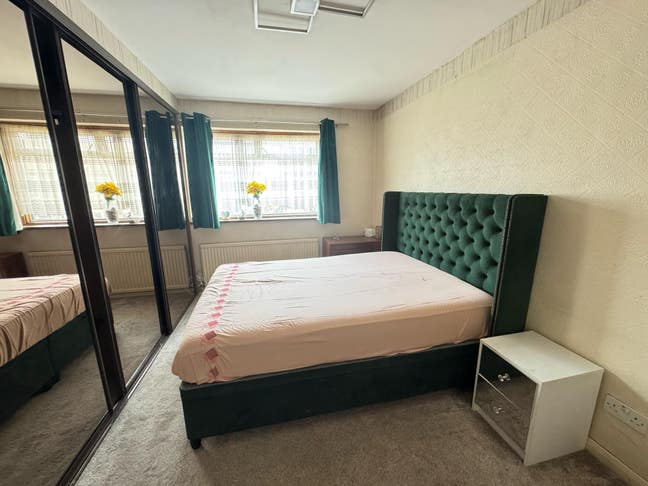 King Size room in Barking Main Photo