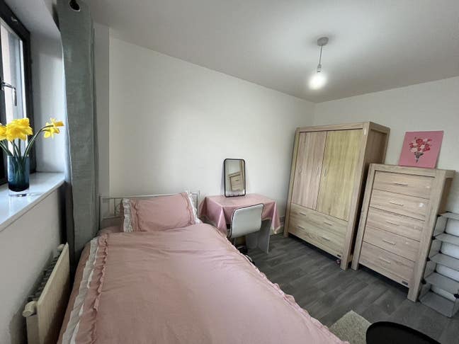 ❤️✨45 Secs Away from Limehouse Dlr, Bill Include 🥰  Main Photo