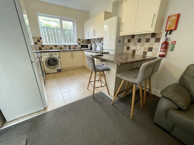 Stunning 6 bed property  Main Photo