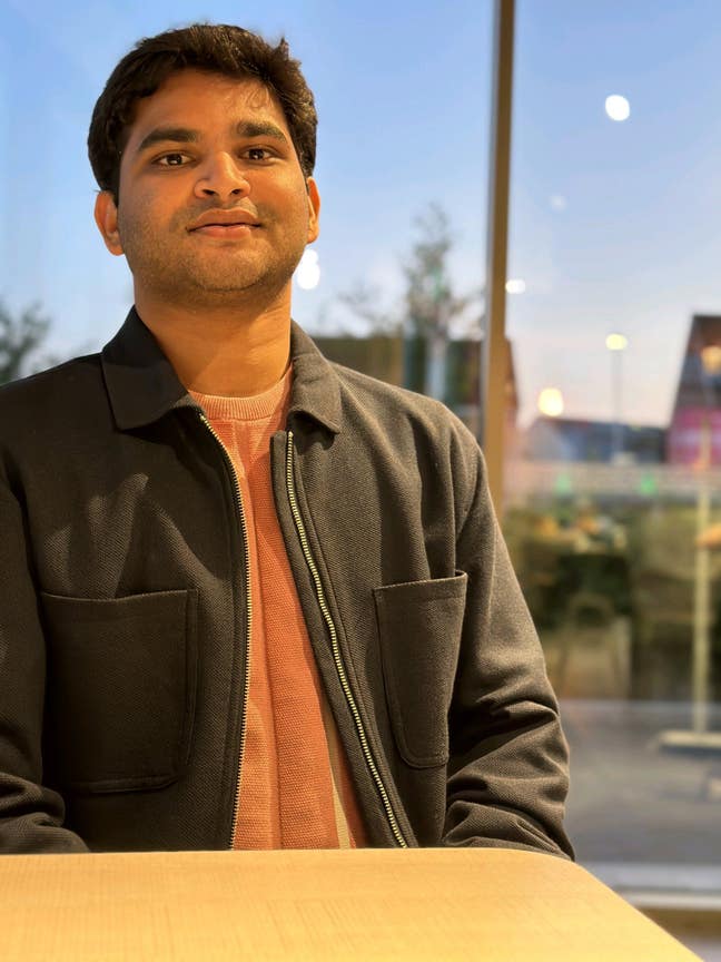 Professional Male seeks a single or double room Main Photo