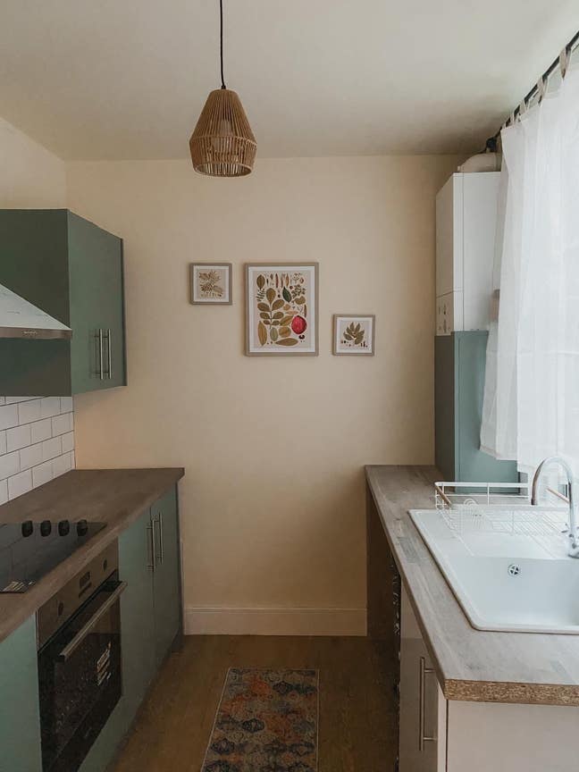 Cozy medium room available  Main Photo