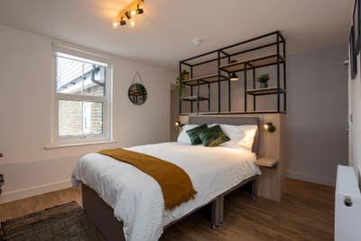 Rare Find: Boutique En-suite Room in Maidstone Main Photo