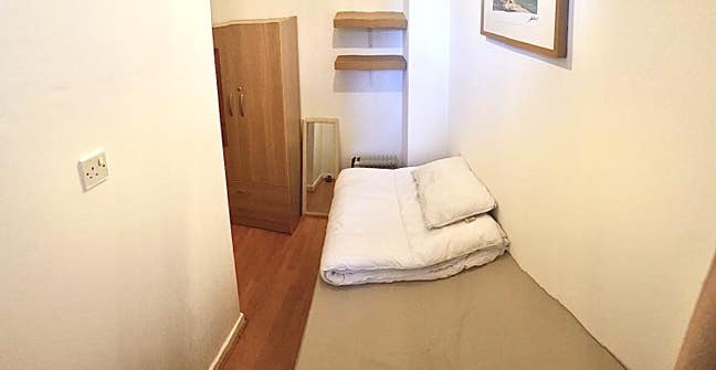 Cheap Single Room Available 1st June Bow Main Photo