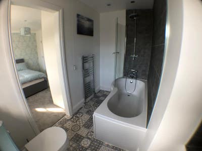 ENSUITE Double Room - SS16- Close to Station  Main Photo